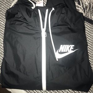 nike windbreaker